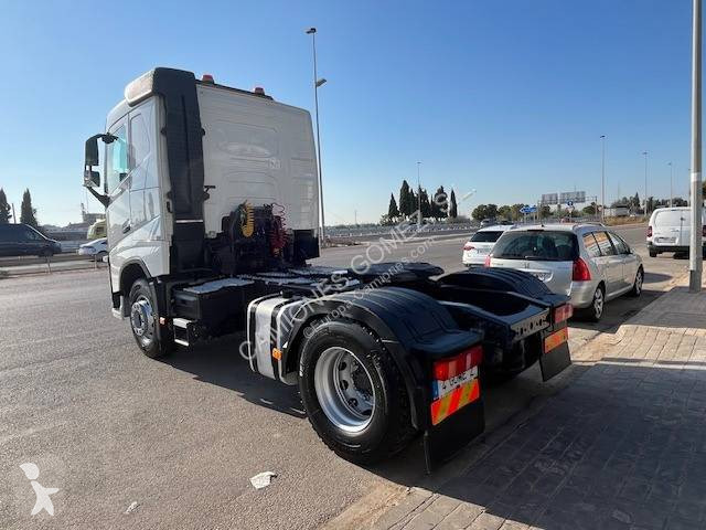 جرار Volvo
