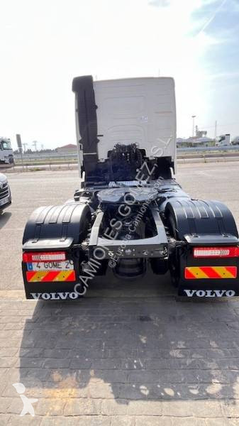 جرار Volvo