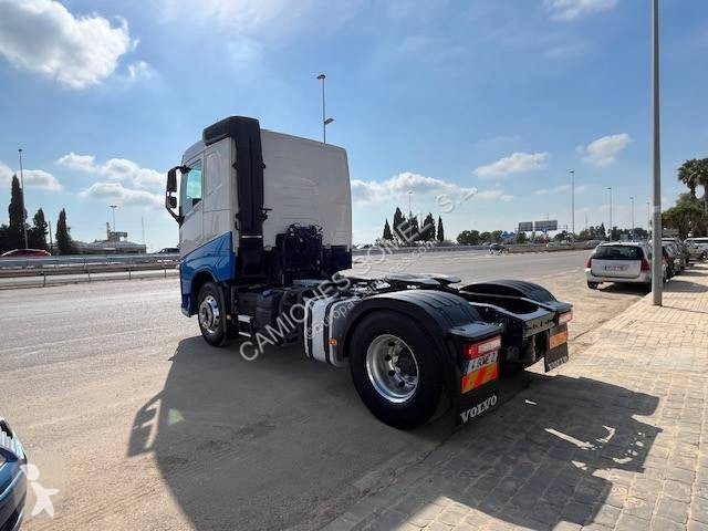 جرار Volvo
