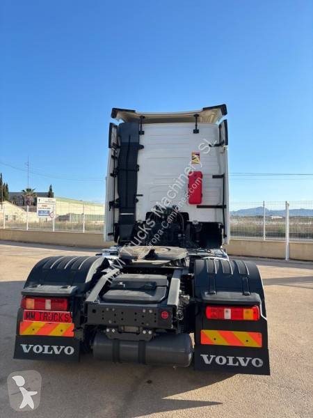 جرار Volvo