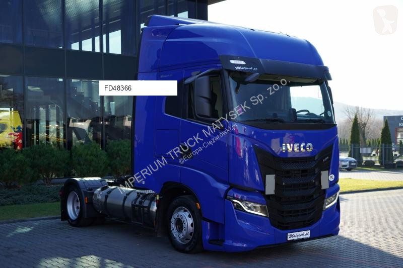 Влекач Iveco S-Way 460