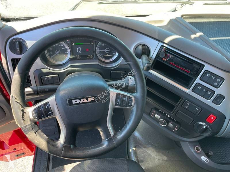 Tahač DAF 530