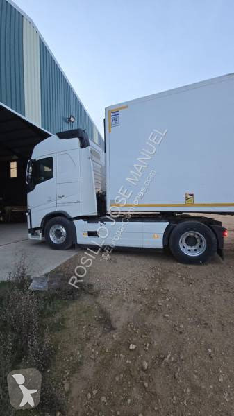 جرار Volvo