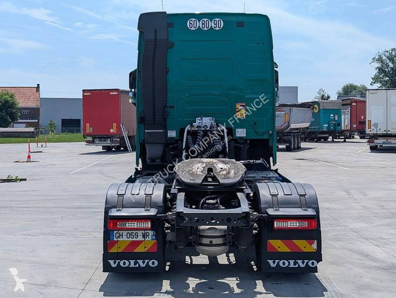 جرار Volvo