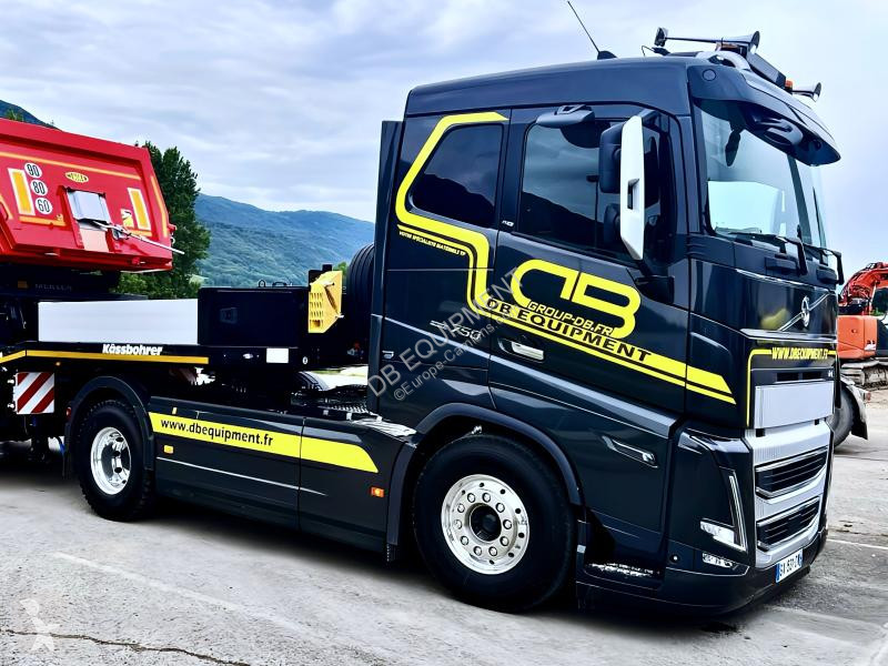 جرار Volvo 4x2 750cv Euro6 65T avec hydraulique