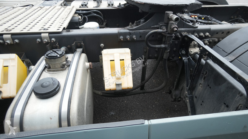 جرار Volvo FM 370 ADR tractor unit
