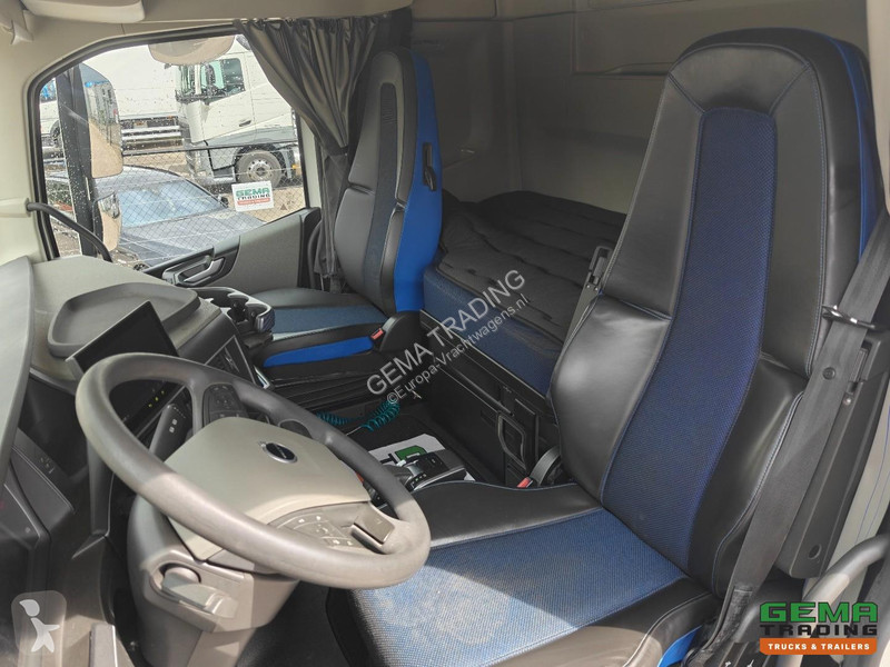 جرار Volvo 460 4x2 Globetrotter Euro6E - Double...