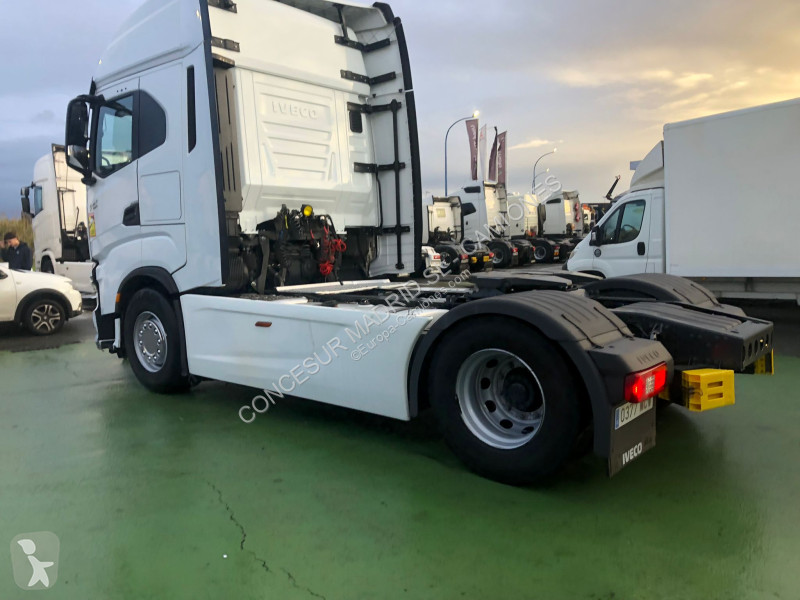 Тягач Iveco S-Way 490