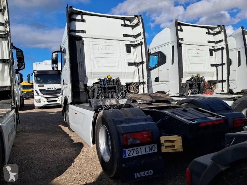 Traktor Iveco