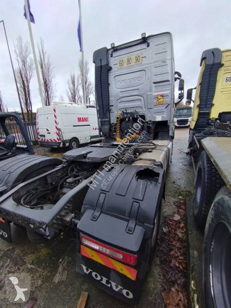 جرار Volvo