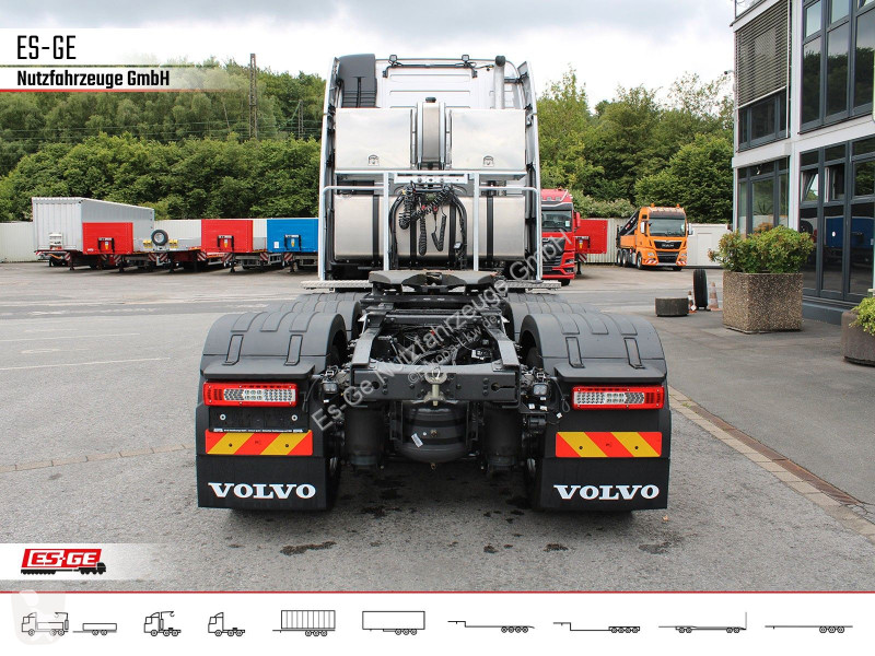 Влекач Volvo 551 8x4 Tridem VLA (Luftfederung)