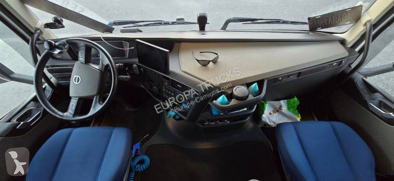 جرار Volvo