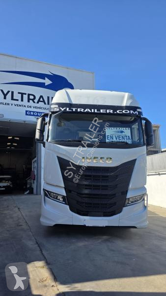 جرار Iveco 490