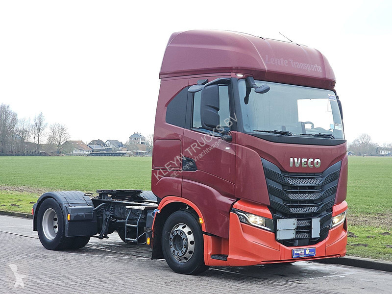 جرار Iveco AS440S48