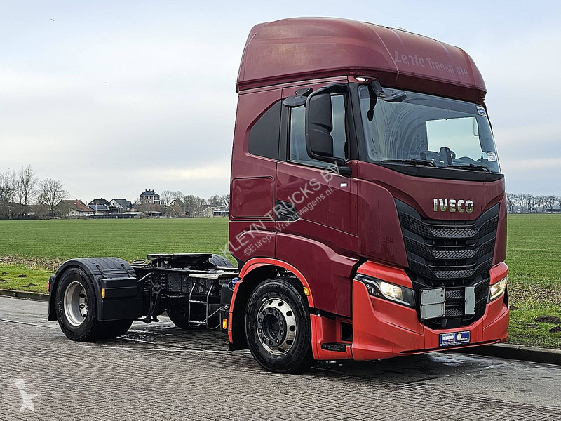 جرار Iveco AS440S48