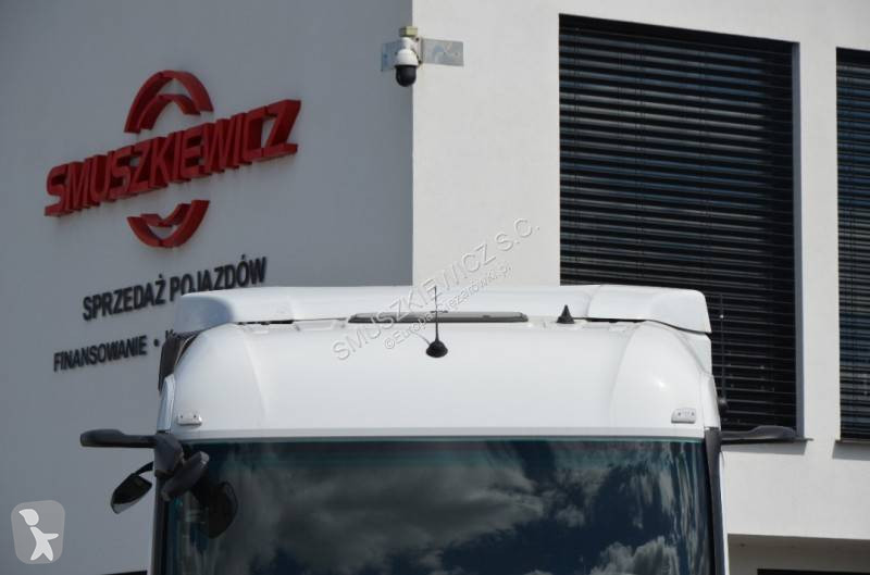 Cap tractor Mercedes