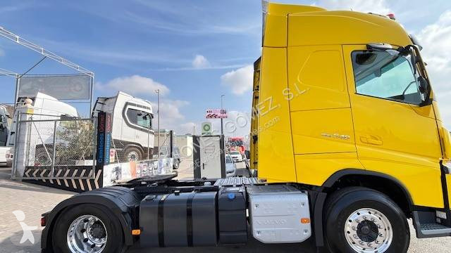 جرار Volvo