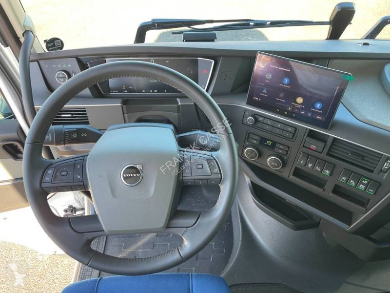 جرار Volvo