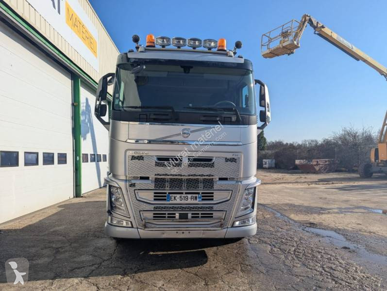 جرار Volvo