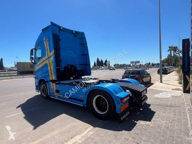 جرار Volvo