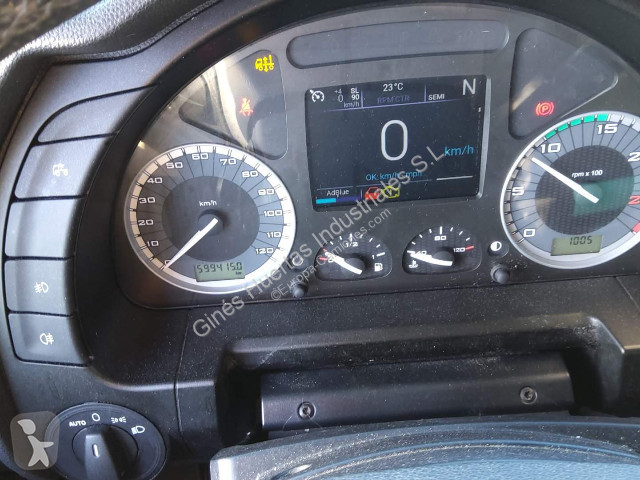 جرار Iveco Stralis AS440S51T/P