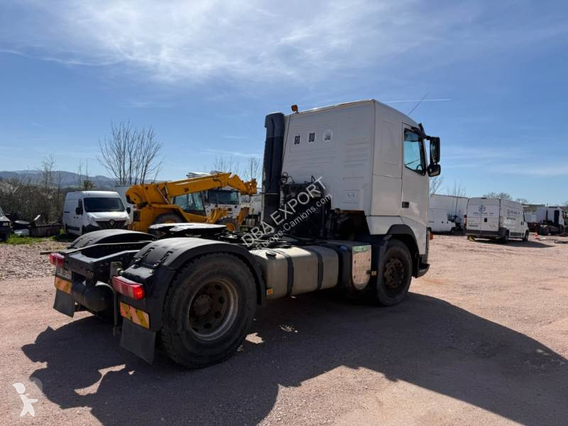 جرار Volvo