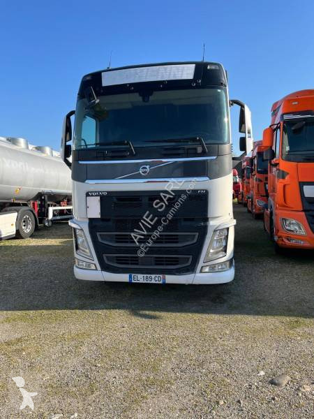 جرار Volvo
