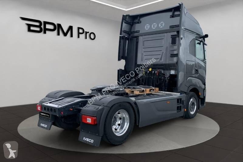 جرار Iveco