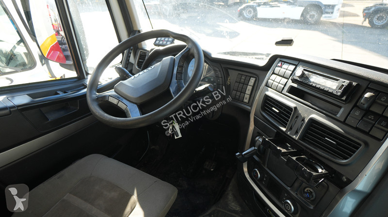 Iveco 460 6x2 584.000km tractor unit