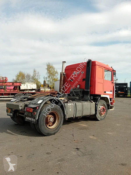 جرار Volvo