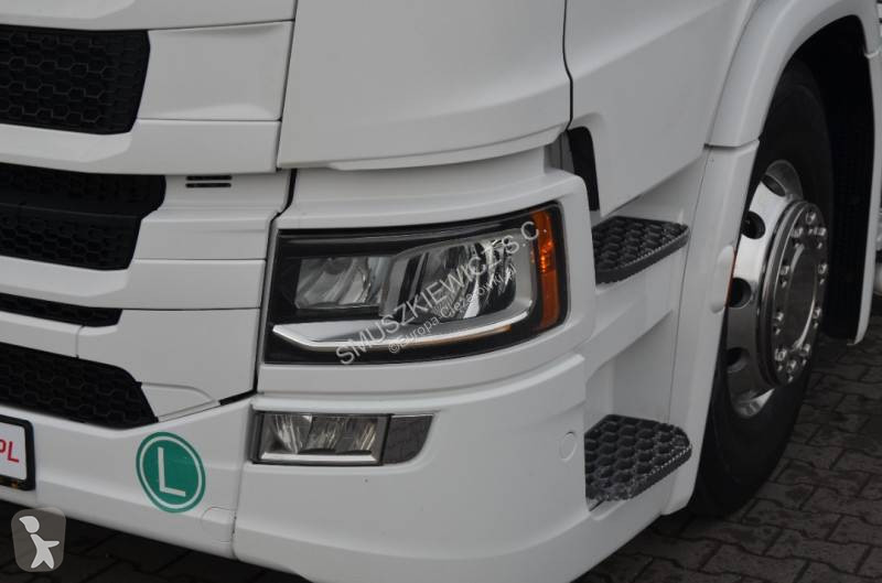Влекач Scania
