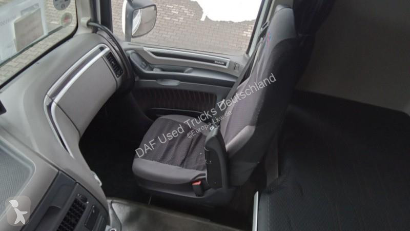 Traktor DAF XF  FT LOW DECK 4X2