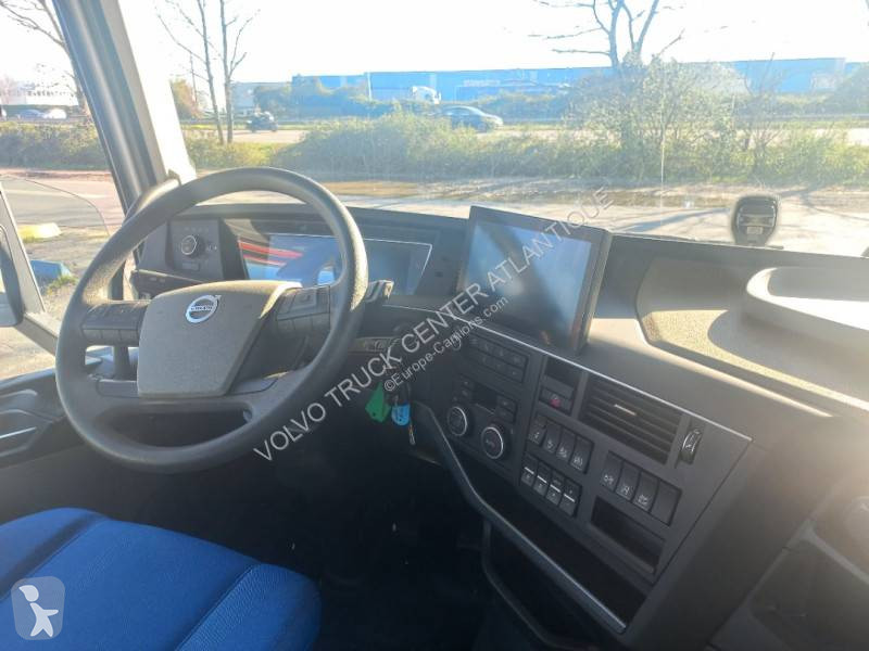 جرار Volvo