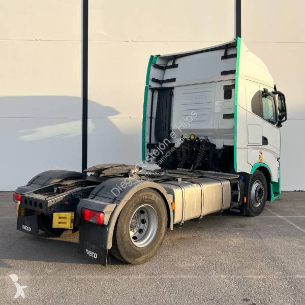 Traktor Iveco