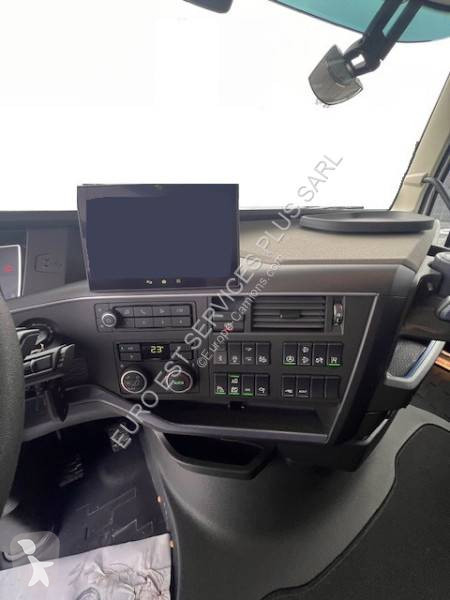 جرار Volvo
