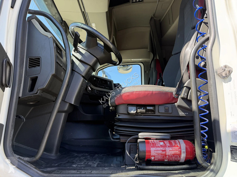 جرار Volvo 500 Globetrotter Euro 6