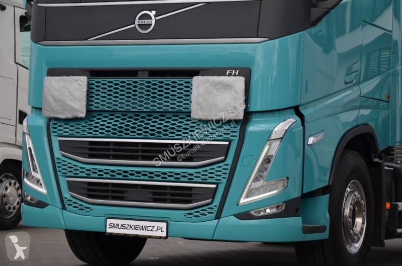 جرار Volvo