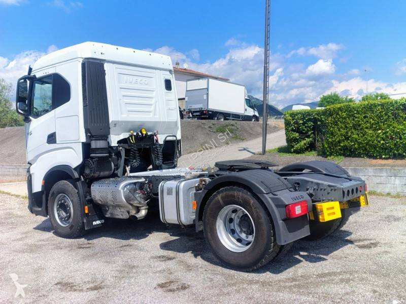 Traktor Iveco