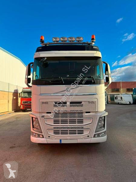 جرار Volvo