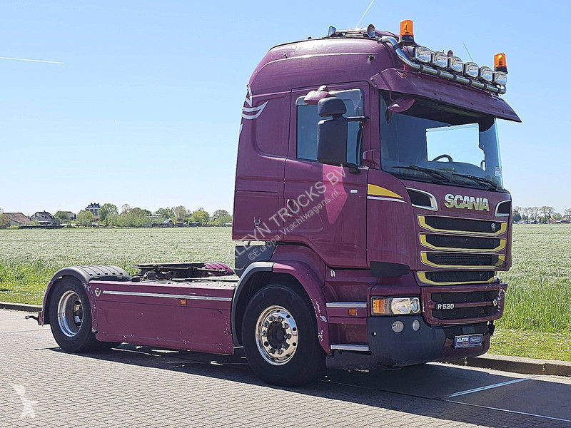 جرار Scania 520