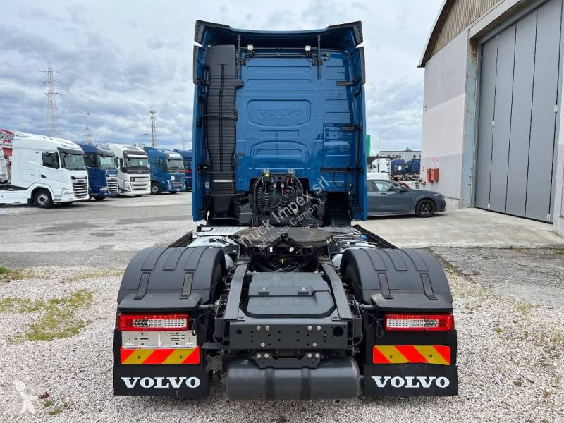 جرار Volvo