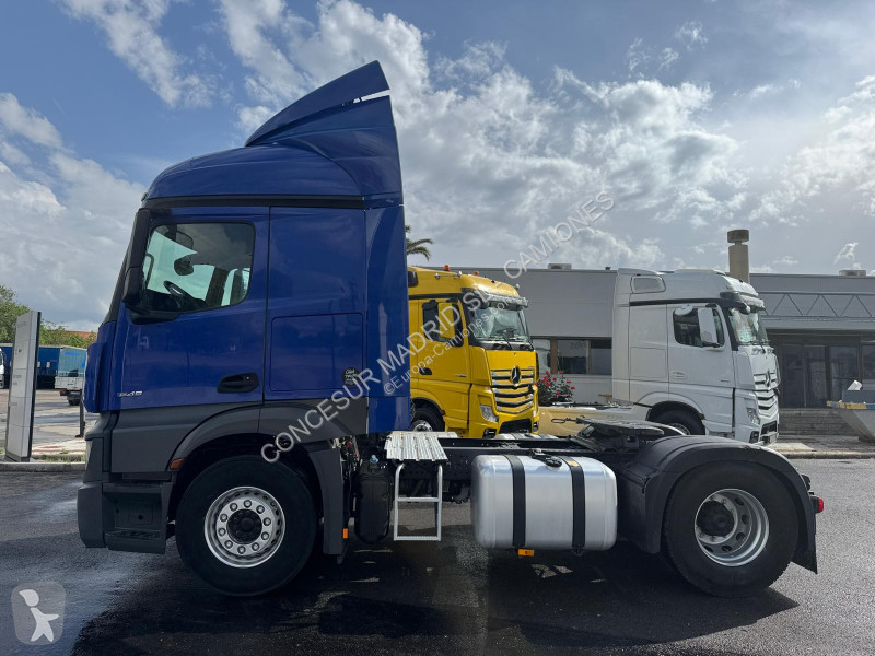 Tracteur Mercedes  1845 LS