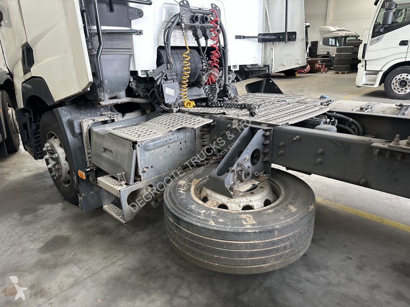 جرار Renault T 430
