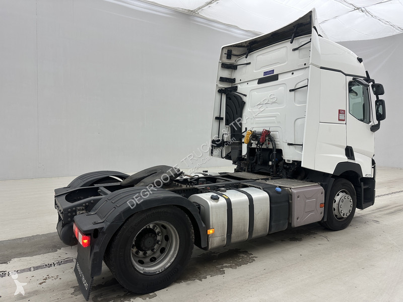 جرار Renault T 440