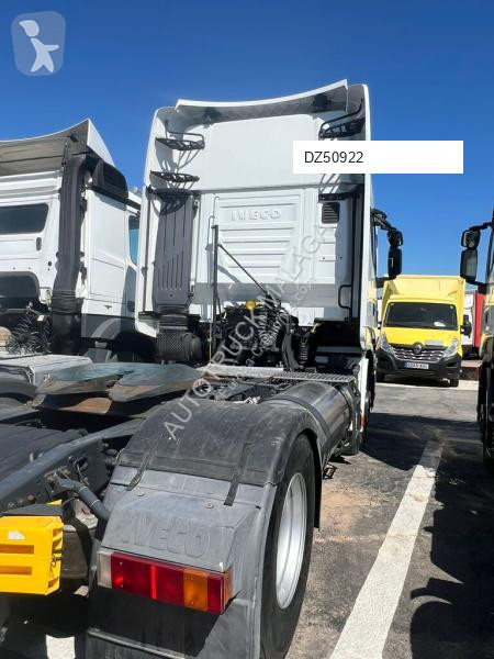 جرار Iveco NP 400