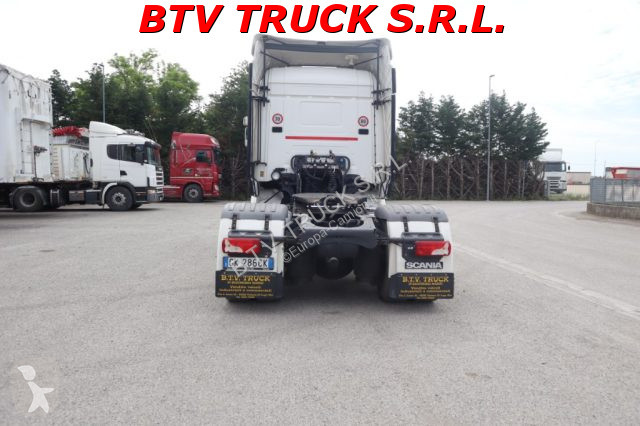 جرار Scania DA