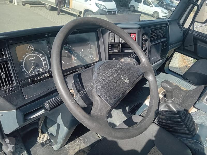 شاحنة Renault 300