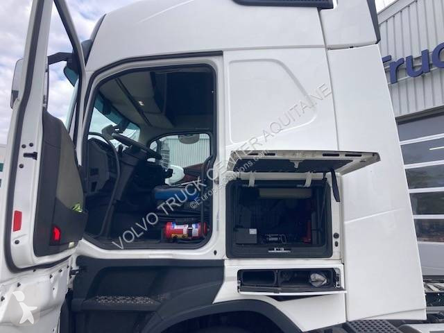 جرار Volvo