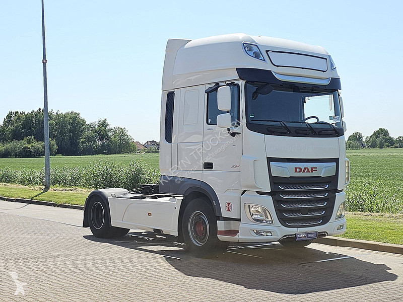 Tracteur DAF XF  SSC SKIRTS