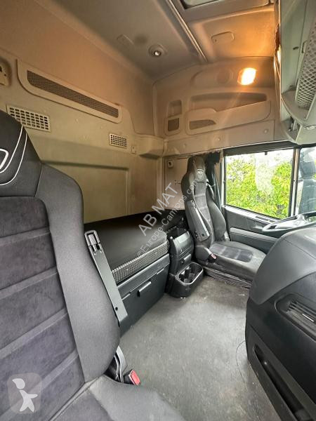 جرار Iveco AS 440 S 42